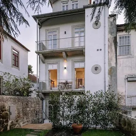 Апартаменты Brunos Wine House Вила-Нова-ди-Гая